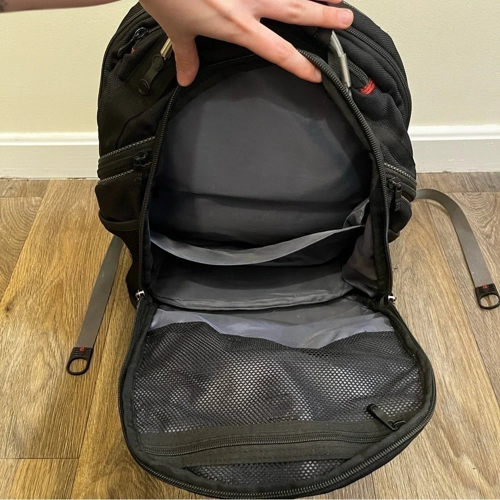 SwissGear WENGER 16” Laptop Backpack